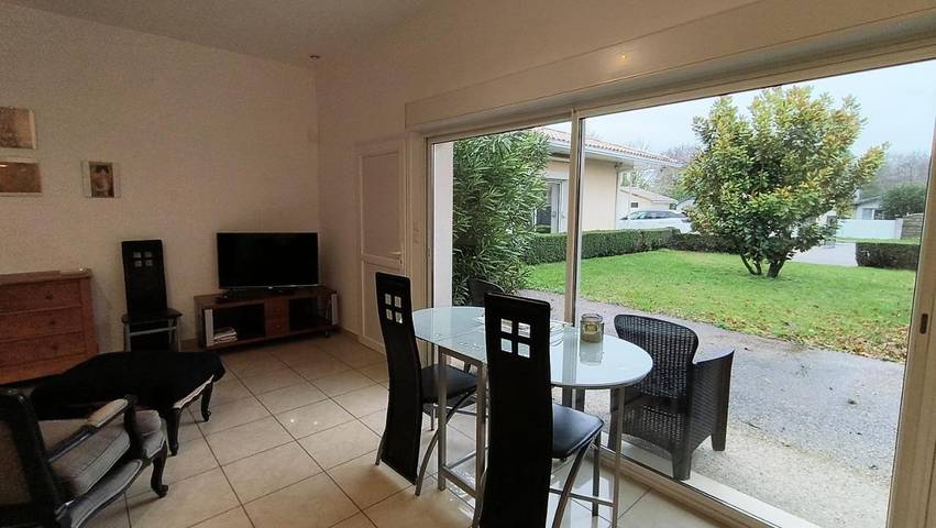 Location de vacances pour 4 personnes, avec jardin et vue dans Taussat - 2