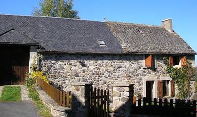 Location de vacances pour 5 personnes, avec vue et jardin à Menet