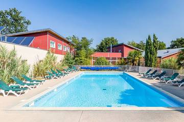 Gîte pour 4 personnes, avec balcon et piscine à Chaveignes