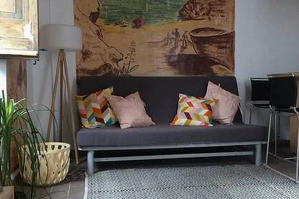 Entire apartment, Design apartment close to train, beach and Barcelona in el Masnou, Costa del Maresme