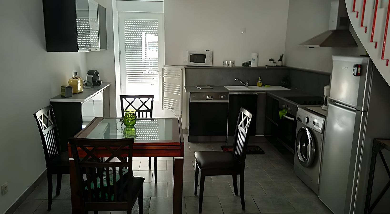 Le Gîte Du Vieux Mûrier Côté Est : jardin privé, Wi-Fi et climatisation in Saint-Jean-de-Serres, Région d'Alès