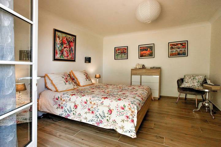 Location de vacances pour 8 personnes, avec jardin et terrasse à Cuers - 2