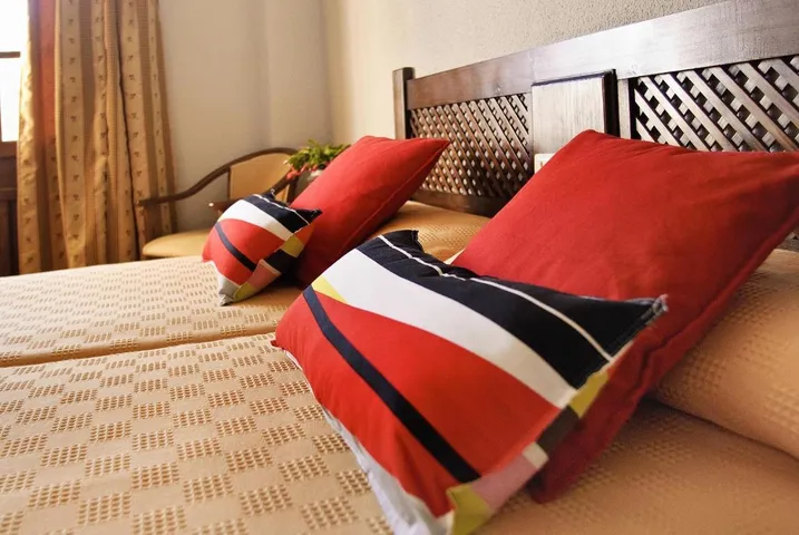 Casa rural para 3 personas, con vistas además de piscina y jardín - 1