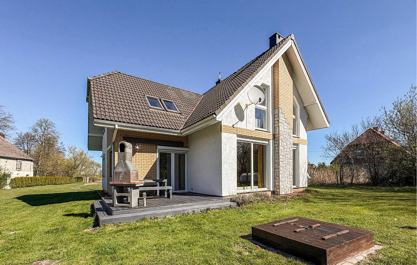 Ferienhaus für 6 Personen mit Terrasse in Powiat Sławieński