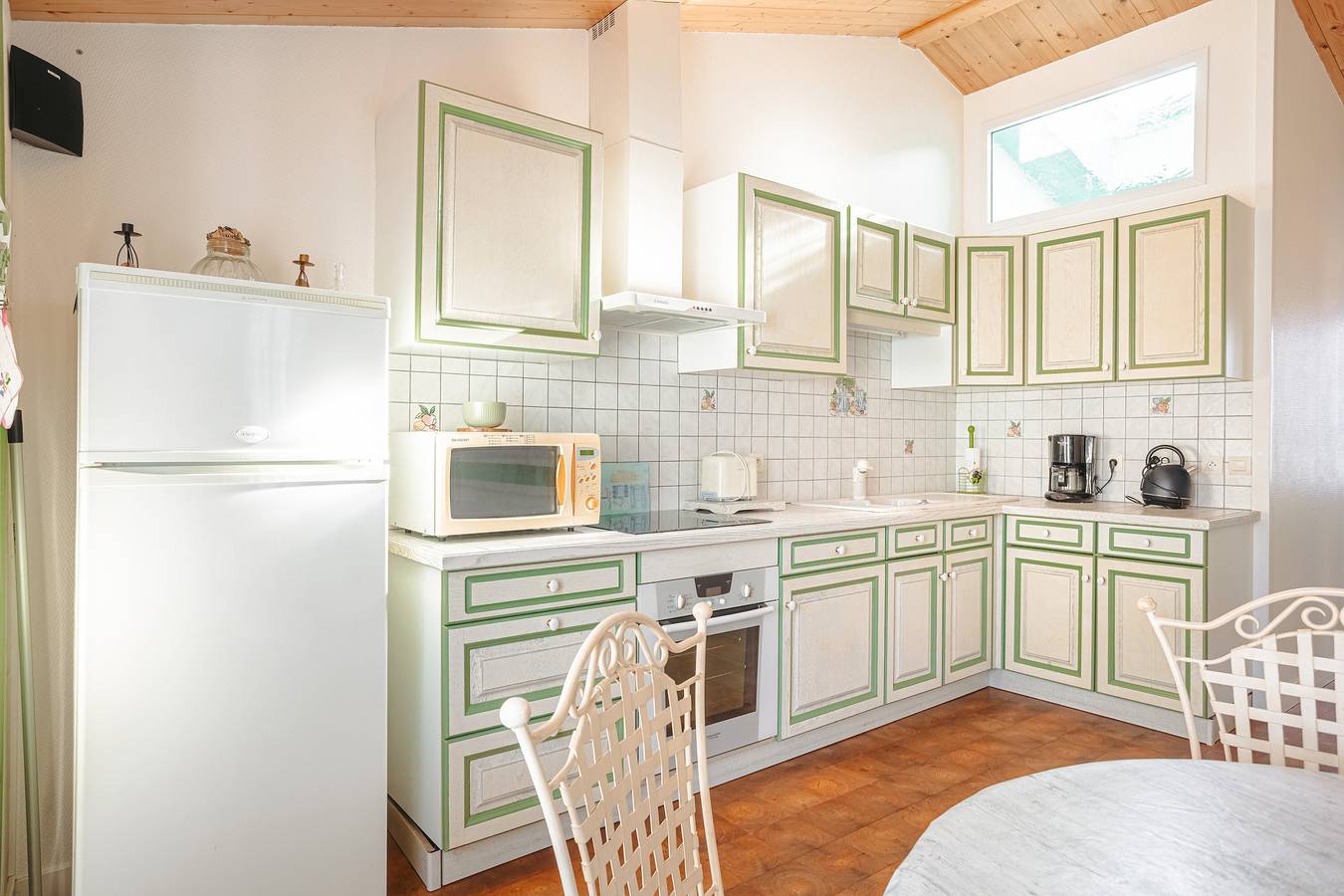 Apartamento entero, Apartamento 'Centre Village' con Wi-Fi in Ars-en-Ré, Isla de Ré