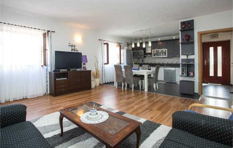 Appartement de vacances entier, Charmant appartement 1 chambre avec terrasse, Wi-Fi, à 1,5 km de la plage in Supetar, Brac