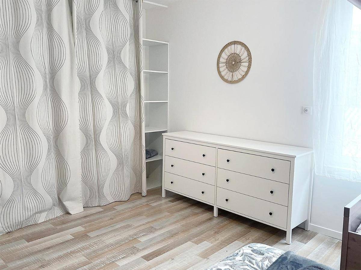 La Family House, spacieuse avec wifi, extérieur et parking in Cormicy, Marne