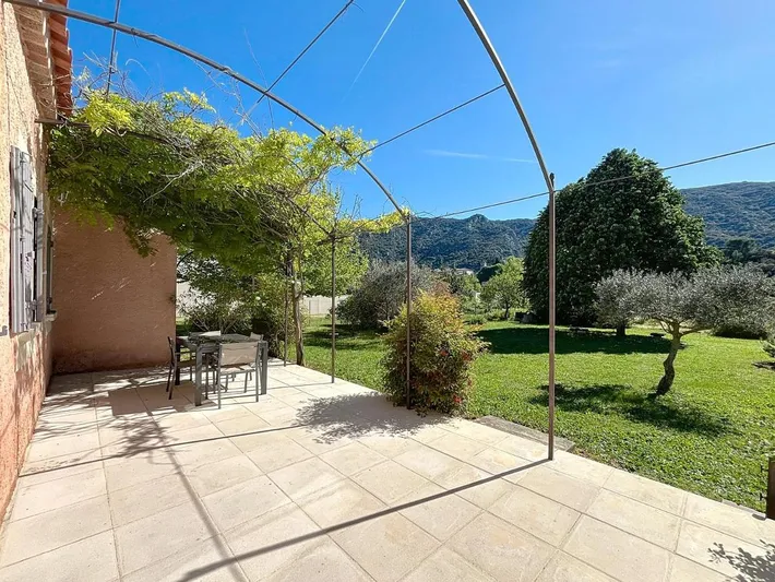 Casa de vacaciones para 6 personas, con jardín y vistas además de piscina y terraza - 1