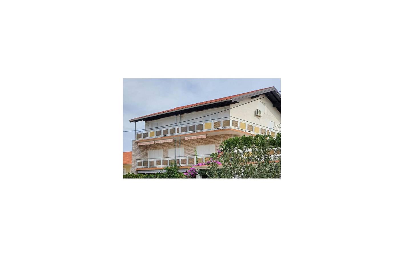 Ganze Ferienwohnung, Gemütliche 1-Zimmer-Wohnung in Strandnähe mit Terrasse und Annehmlichkeiten in Vodice, Šibenik-Knin