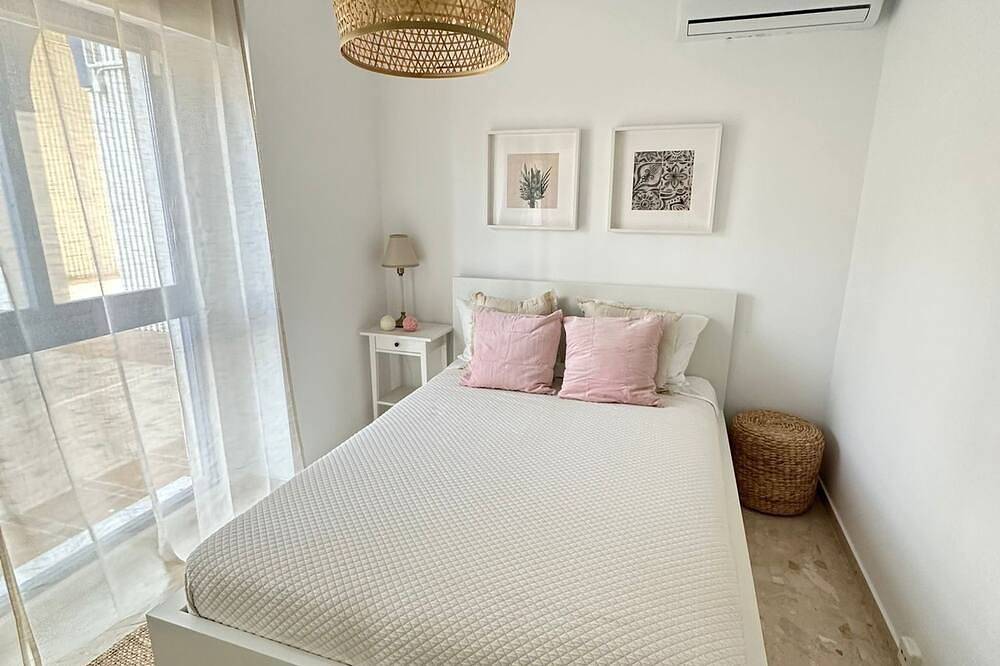 Entire apartment, Renovated apartment by the beach in El Campello in Playa Carrer La Mar, el Campello