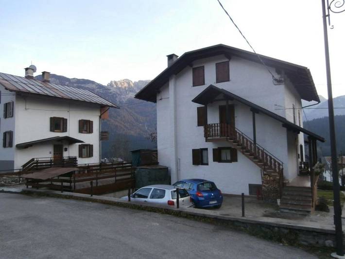 Location de vacances pour 4 personnes, avec vue ainsi que jardin et terrasse, animaux acceptés à Sappada - 3