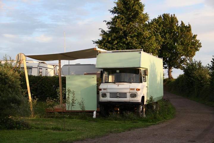 Bungalow für 4 Personen, mit Terrasse und Garten