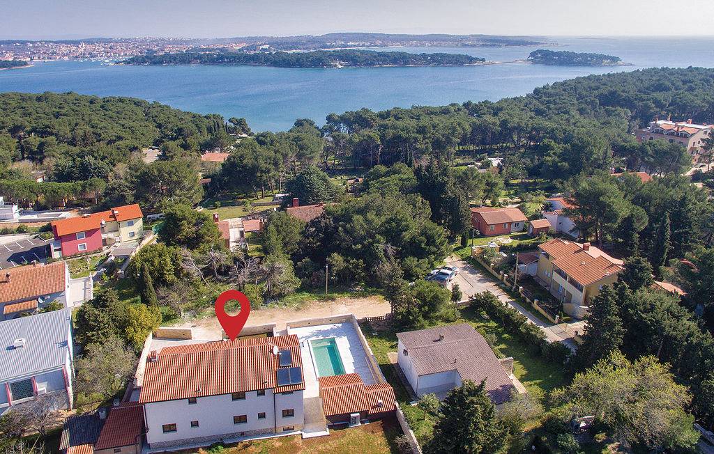 Villa für 10 Personen mit Balkon in Premantura, Südküste Istrien