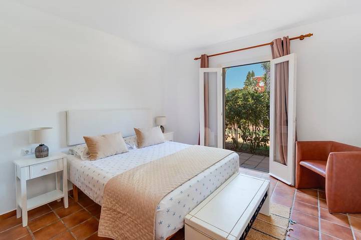 Appartement entier, Casa Massieu - Relax steps from the beach in Son Xoriguer, Ciutadella