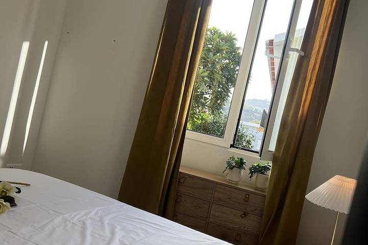 Ganze Wohnung, Very cozy, sunny 1 bedroom apartment. Located 5 minutes walk from the center in Funchal (Santa Luzia), Madeira