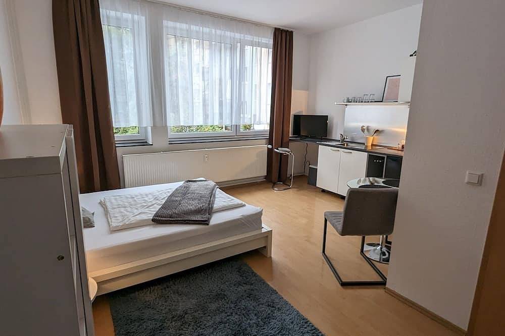 Ganze Wohnung, Kleines Studio mit Küchenzeile und Bad, zentral, barrierefrei in Pforzheim, Nordschwarzwald