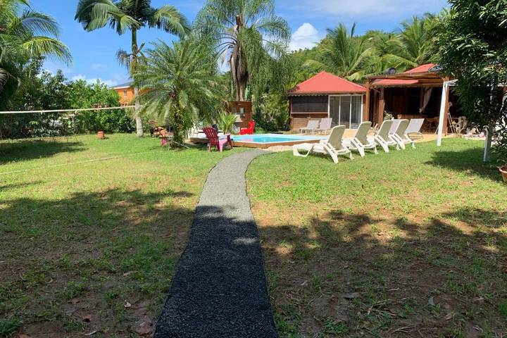 Gîte pour 2 personnes, avec jardin ainsi que jacuzzi et piscine en Martinique - 3