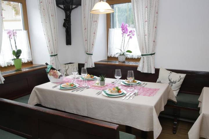 Hotel für 2 Personen, mit Balkon und Terrasse sowie Garten in Straß im Attergau - 2
