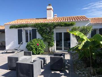 Gîte pour 5 personnes, avec jardin et piscine, animaux acceptés dans Plage De La Bosse L Epine