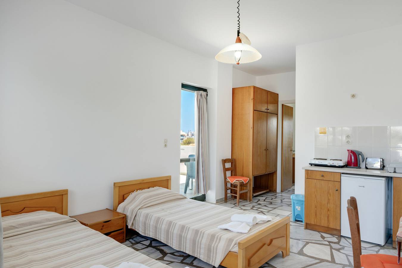 Bed and Breakfast 'Ilios and Irene 10' con terraza compartida, Wi-Fi y aire acondicionado. in Mastichari, Isla de Cos