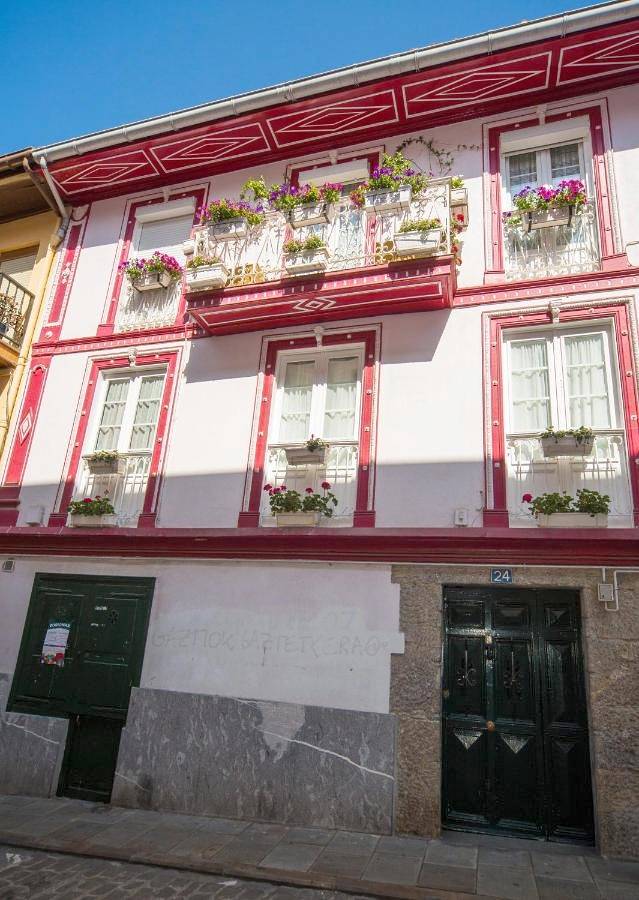 Appartement entier, La Casa Roja de Saioa in Lekeitio, Côte Basque (Espagne)