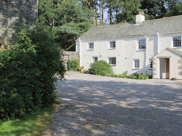 Log cabin for 4 people, with garden, with pets in Bassenthwaite Lake