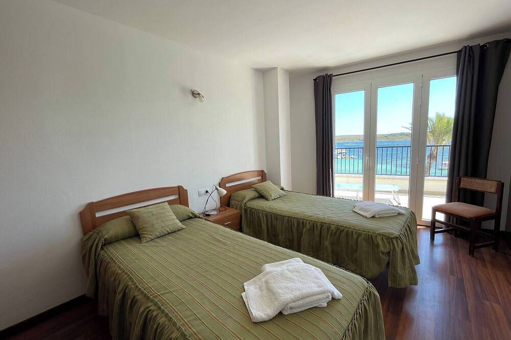 Apartamento entero, Apartamento en primera línea de mar in Fornells, Es Mercadal