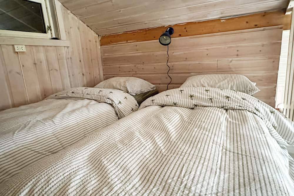 A peaceful getaway with a fjord view! Sleeps 6 people. Frantasticview in Svelvik