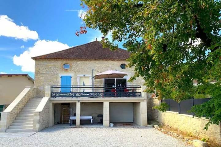 Location de vacances pour 10 personnes, animaux acceptés à Espère