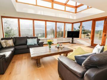 Cottage for 10 People in Powys, Mid-Wales, Photo 4