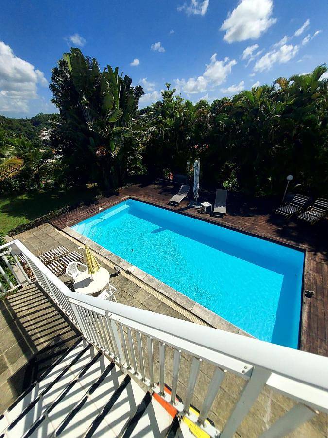 Gîte pour 2 personnes, avec jardin ainsi que piscine et vue à Les Abymes - 4