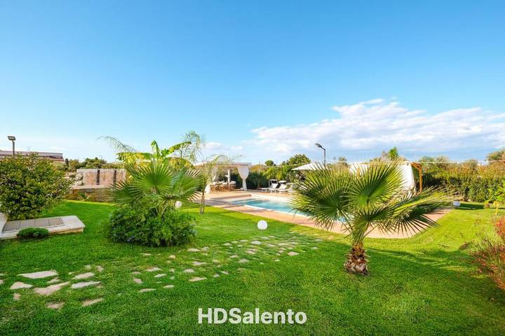 Gîte pour 12 personnes, avec jardin et piscine, animaux acceptés à Specchia - 2
