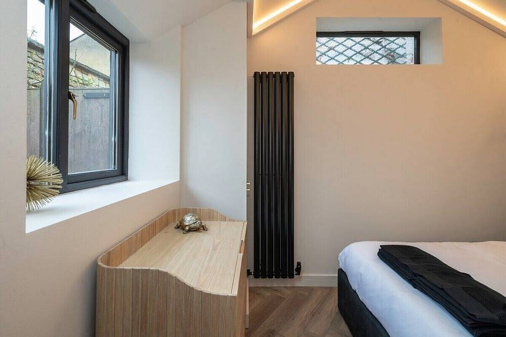 Chic Cotswold Tiny Home - Oddity House in Blockley, Gloucestershire