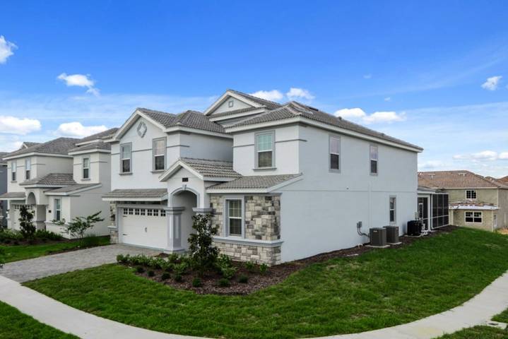 Glamping for 16 people, with yard and children pool as well as pool in Florida