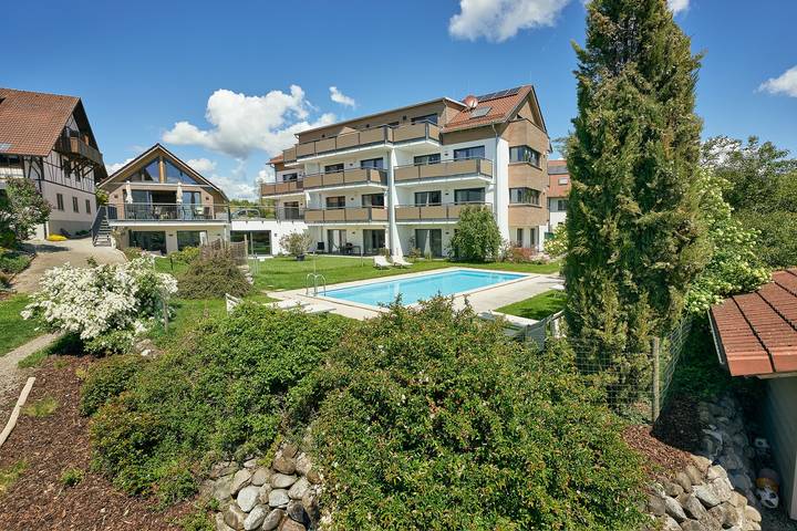 Ferienwohnung für 3 Personen, mit Balkon/Terrasse und Balkon sowie Terrasse und Garten am Bodensee