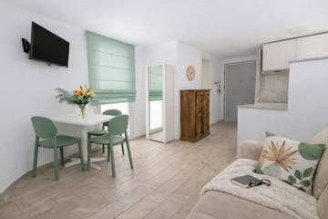 Apartment for 3 People in Rome, Rome Province, Photo 4