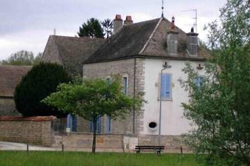 Gîte pour 8 personnes, avec jardin, animaux acceptés à Sainte-Marie-la-Blanche