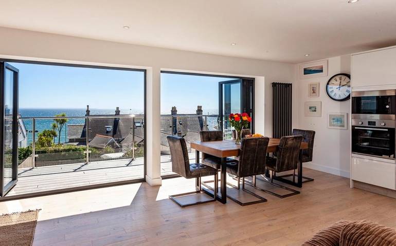 Vacation rental for 6 people, with Balcony and Hot tub as well as Terrace and Yard in Penzance