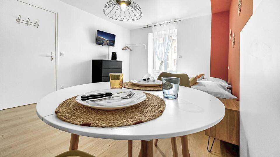 Appartement entier, One-Bedroom Apartment in Viry, Région de Saint-Julien-en-Genevois