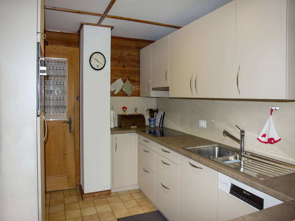 St-Valentin n° 18, typical chalet with garden and views of the bernese alps in Chalais (Suiza), Alpes del Valais