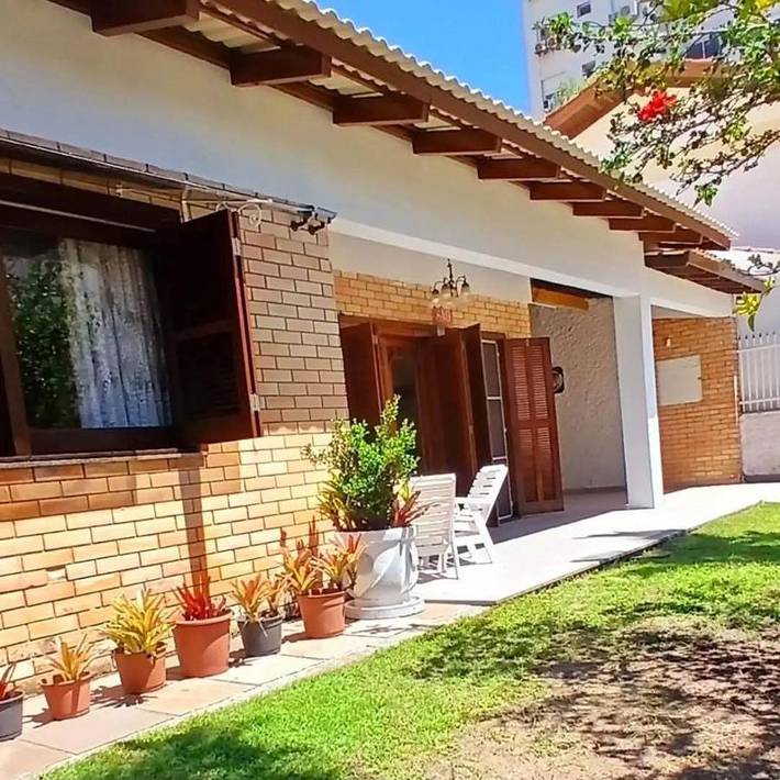 Casas e apartamentos de temporada para 10 pessoas, com piscina e vista e ainda jardim, com animais de estimação em Arroio do Sal