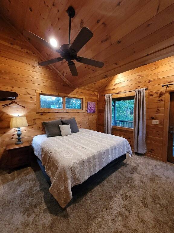 Gîte pour 18 personnes, avec terrasse et jacuzzi, animaux acceptés dans Almond (Caroline du Nord) - 2