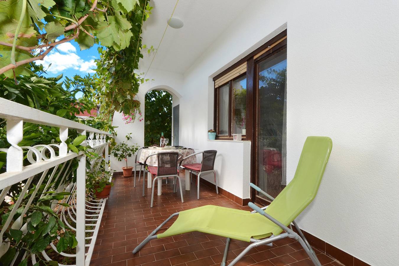 Entire apartment, Two bedroom apartment near beach Vinišće, Trogir A-16485-a in Vinisce, Split-Dalmatia