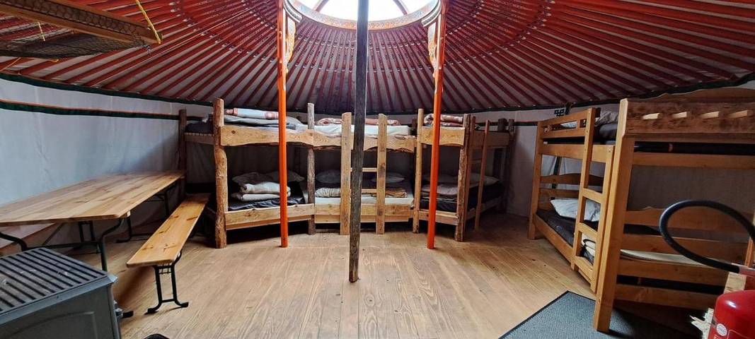 Tente pour 12 personnes, avec terrasse et vue en Suisse - 2