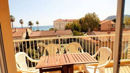 Gîte pour 7 personnes, avec terrasse dans Plage des Sablettes