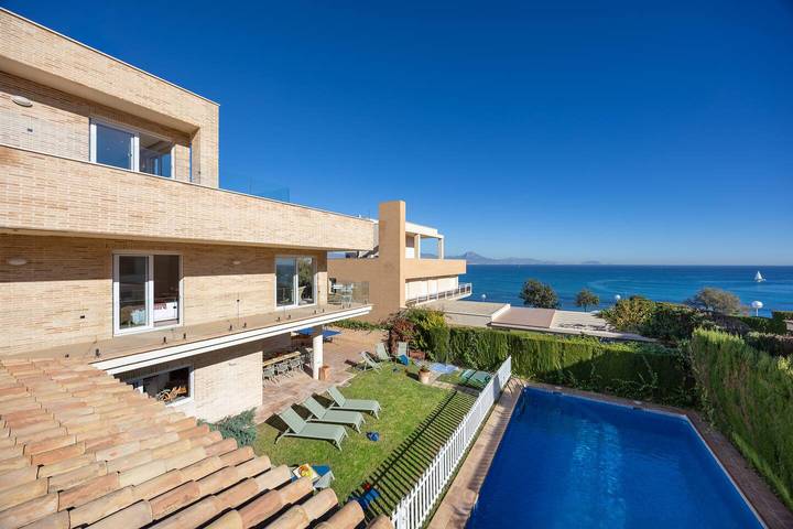 Finca für 12 Personen, mit Meerblick und Terrasse sowie Garten und Pool in Alicante
