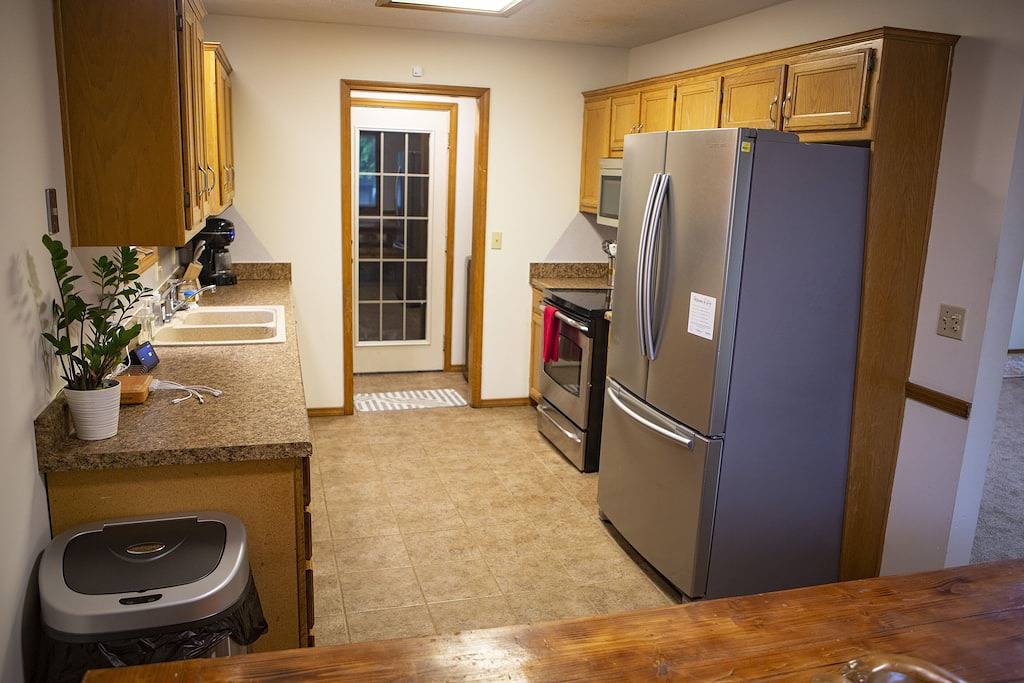 2805 N Summit Ave · Relax at the Summit - 3bd, 2b in Springfield (MO), Greene County (MO)