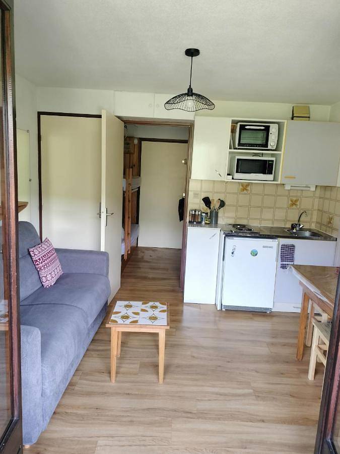 Appartement entier, Appartement dans le Jura 4 personnes in Mijoux, Parc naturel régional du Haut-Jura