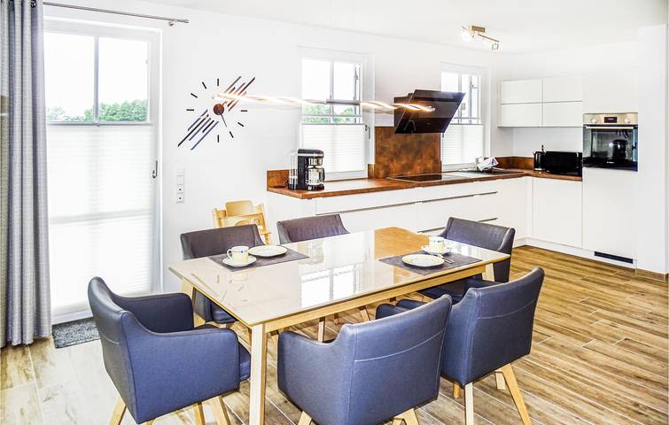 Appartement am Strand mit Parkplatz und Terrasse, 2,5 km zum Strand in Stove, Boiensdorf