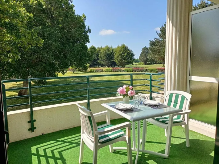Apartamento de vacaciones para 2 personas, con piscina además de vistas y jardín - 1
